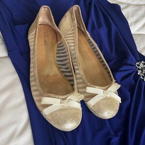 Kate Spade Jump Gold Metallic Mesh Striped Flats w/gold toes & bows-9